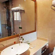 Vienna Hotel (Delingha Xinyuan Road)