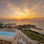 Queens Bay Hotel