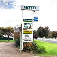 Bradman Motor Inn