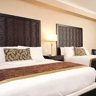 RiverRock Inn