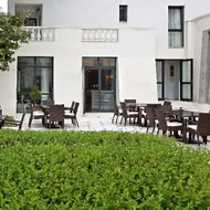 White Rock Castle Suite Hotel