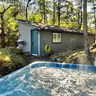 Cozy Cabana with Large Private Outdoor Hot Tub