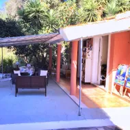 Jenny's Studios & Apartments