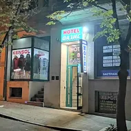 Hotel Oazis