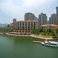 Donghai Xianhucheng Huanglong Hotel