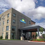 Days Inn by Wyndham Levis