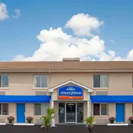Howard Johnson by Wyndham Springfield