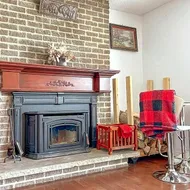 Spacious 5BR home. Close to everything!