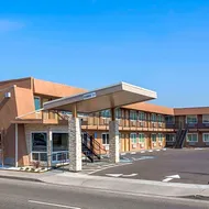 Days Inn by Wyndham Yosemite Area