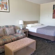 Lamplighter Inn