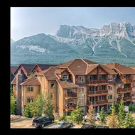 Falcon Crest Lodge by CLIQUE
