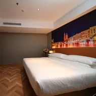 Vienna Hotel (Zhangzhou Xingguo General Park Branch)