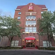 Red Roof PLUS+ Columbus Downtown- Convention Center