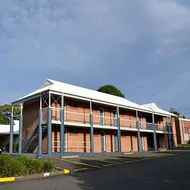 The Oaks Hotel Motel