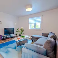 Nice River & Mountain View+4 Beds+Free parking