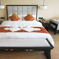 Days Hotel by Wyndham Hainan Baoting