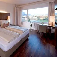 Penz Hotel West