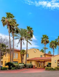 La Quinta Inn by Wyndham Laredo I-35