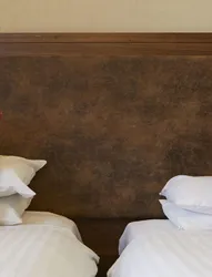 THE RED LEA HOTEL