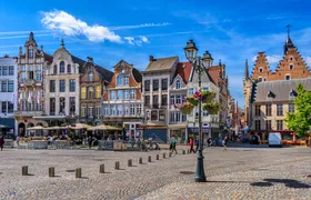 Self guided tour with interactive city game of Antwerp