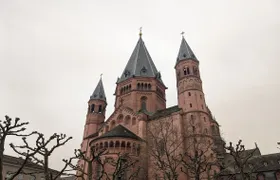 Mainz lost relic city exploration game
