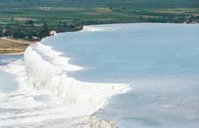 Full-day guided tour of Pamukkale and Hierapolis with lunch