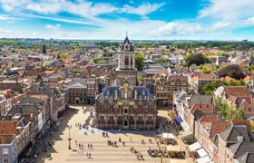 Self guided tour with interactive city game of Delft