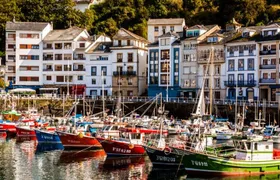 Day trip to Luarca, Cudillero and Avilés from Oviedo and Gijón