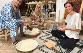 Fez experience in wool spinning workshop