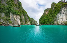 Phi Phi + 4 Islands Avoid the Crowds Tour From Krabi