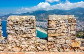 Full-day winter tour of Alanya with cable car, castle and cave visits