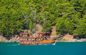 Green Canyon Jeep and Boat Tour with Lunch