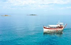 Boat tour in Poreč around 20 Islands with a glass of wine