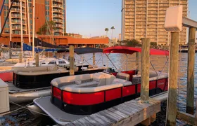 Pontoon-Tritoon boat rental around Pensacola Beach