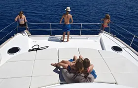 Morning tour with a Catamaran - Santorini