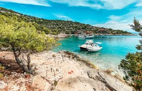 Speed boat islands tour on the archipelago of Šibenik