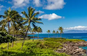 Audio-guided driving tour of Maui Island