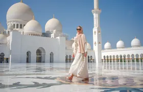 From Abu Dhabi: Sheikh Zayed Mosque, Royal Palace & Etihad Tower