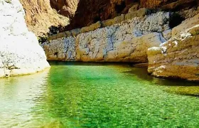 Private Full-Day Wadi Shab and Bimmah Sinkhole Tour