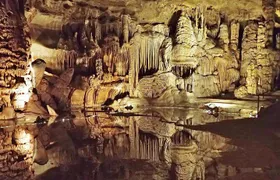 Cave Without a Name Admission Ticket with Guided Cavern Tour