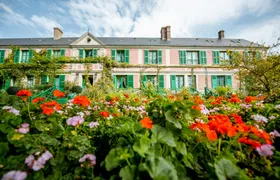 Giverny Monet's house and gardens entrance ticket and guided tour