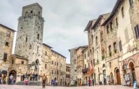 Private Tour - Classic Chianti Villages & San Gimignano with Wine Tastings & Lunch