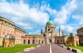 1-hour tour of Potsdam attractions with a local