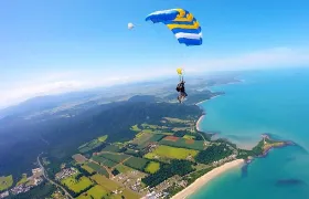 15,000 Ft Skydive in Mission Beach with Cairns Pick-up