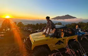 Private 4x4 Sunrise Tour of Mount Batur with Hot Spring
