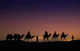 5-Day Private Tour from Chefchaouen to Desert and Marrakech
