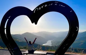 Douro valley private historic tour with Vineyard Lunch