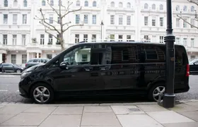 London Gatwick (LGW) Airport Arrival Shared Transfer - Airport to Hotel