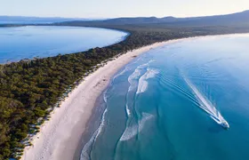 Maria Island Cruise and Guided Walk Day Tour with Lunch and Drinks