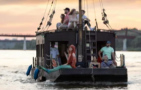 Sightseeing cruise along the River Vistula in Warsaw